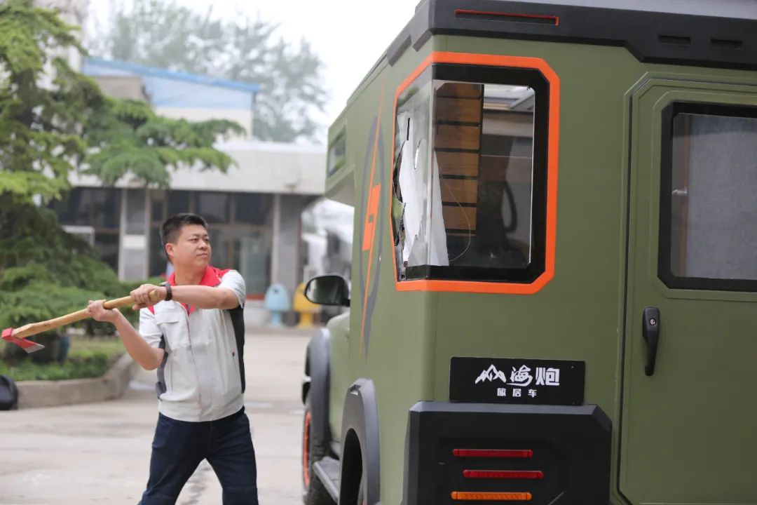 砸掉山海炮旅居車，覽眾房車究竟在搞什么？