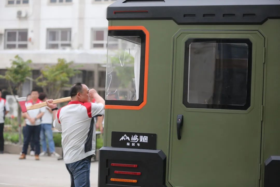 砸掉山海炮旅居車，覽眾房車究竟在搞什么？